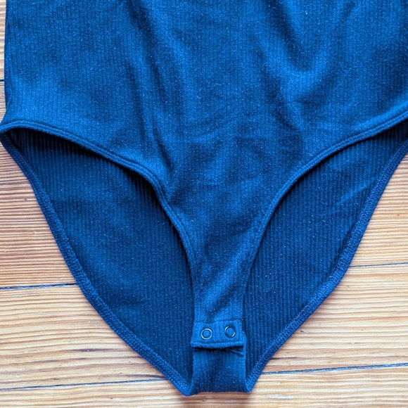 Black Ribbed Bodysuit - Picture 6 of 7